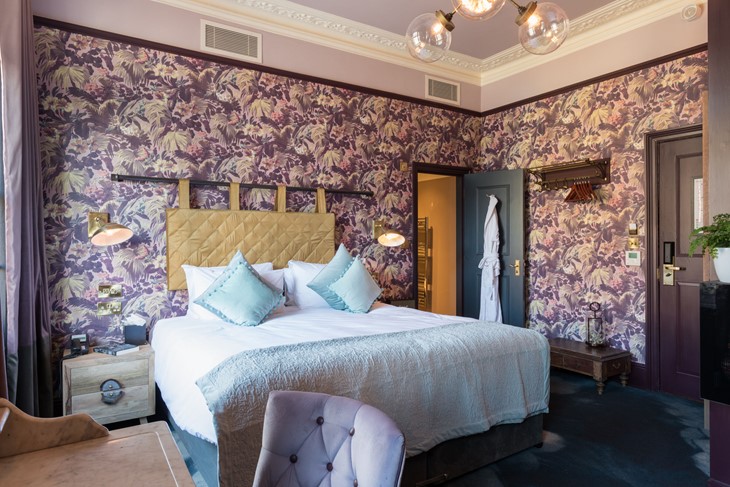 The Half Moon, Herne Hill - Bar seating