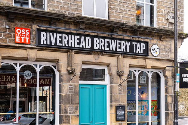 Riverhead brewery tap external signage