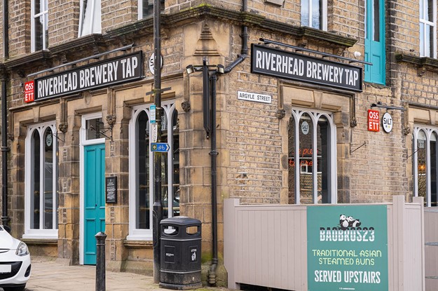 Riverhead brewery tap external signage