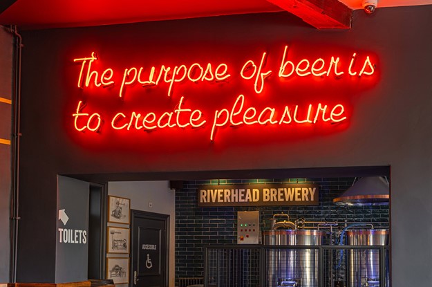 Riverhead brewery tap neon signage